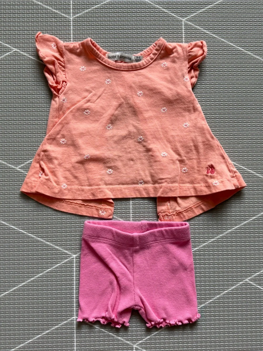 Mother’s Promise|Baby girl summer set,Peach ditsy Floral Daisy tee & biker short